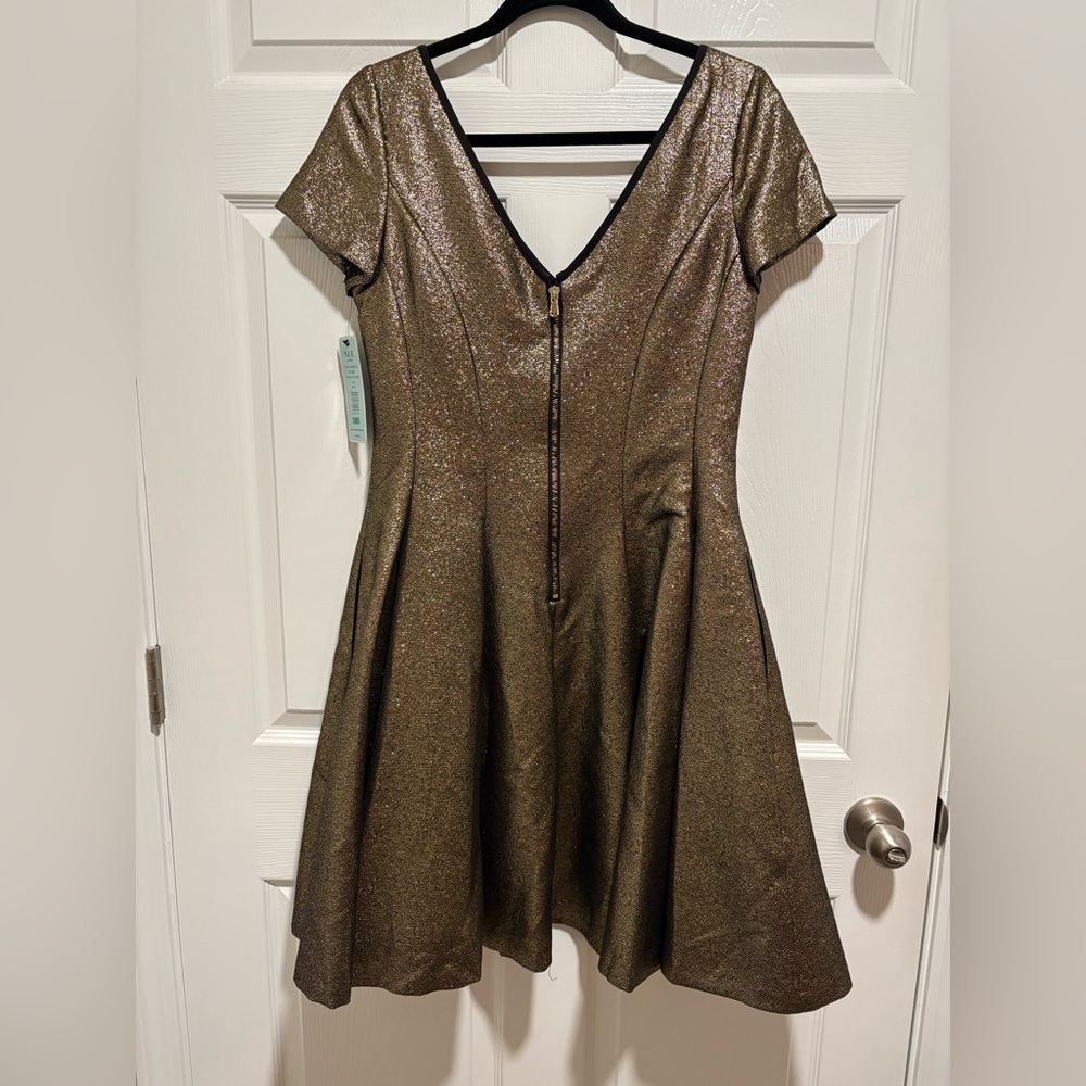 NUE by Shani Gold Shimmer Fit & Flare Black Trim Dress w/Pockets Size 8 NWT - Picture 5 of 17